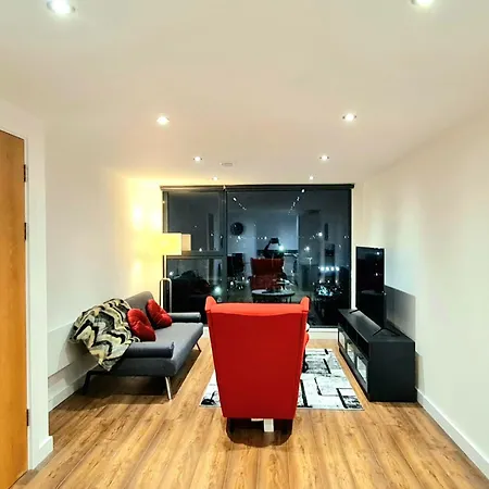 1-Bedroom Aprt In Salford- Freeparking- Sleeps3-3